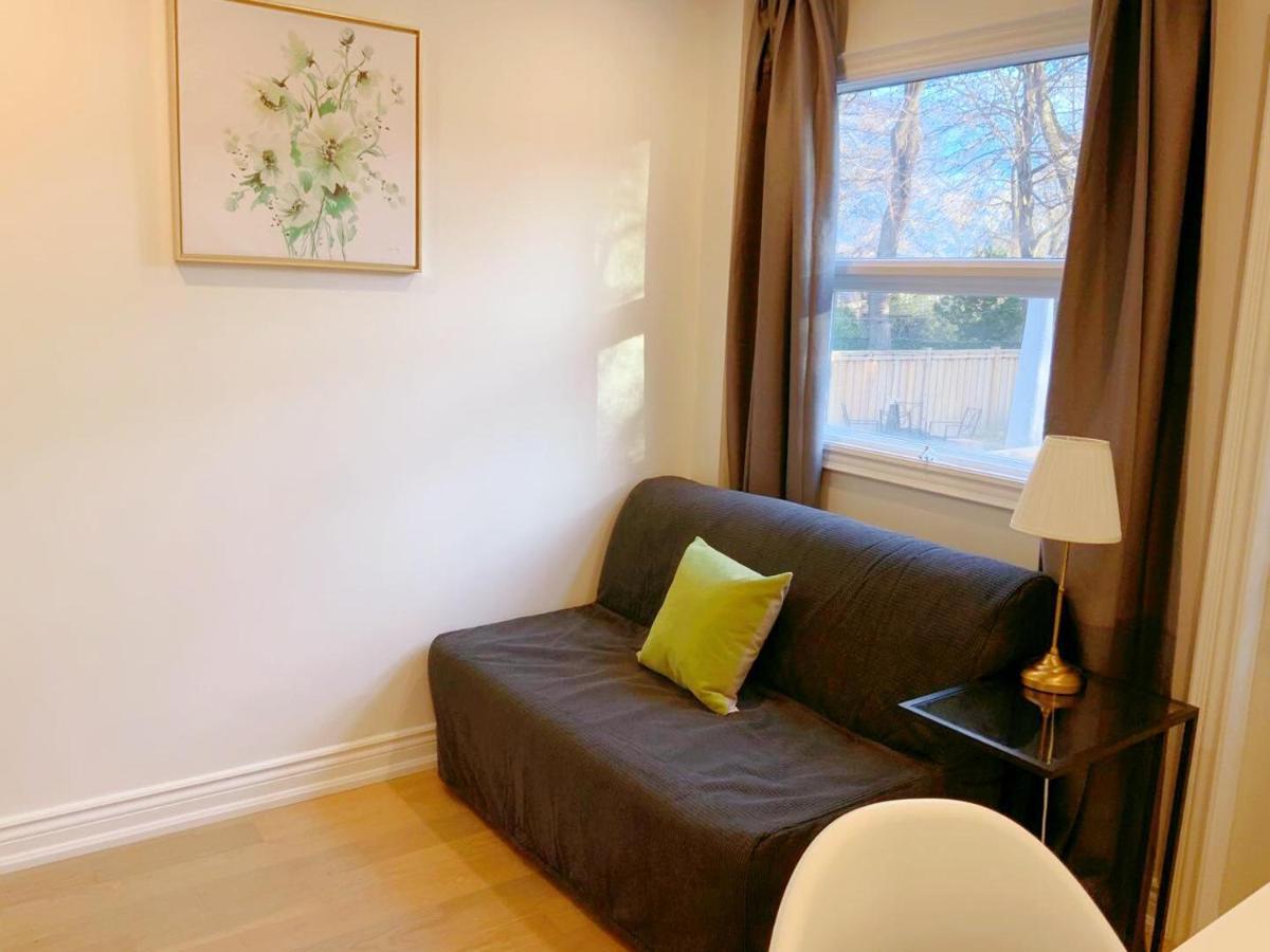 The Leaside Garden Guesthouse Toronto Exterior photo